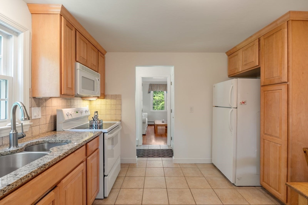 113 Newbridge Road Sudbury, MA 01776 - Photo 11 of 42