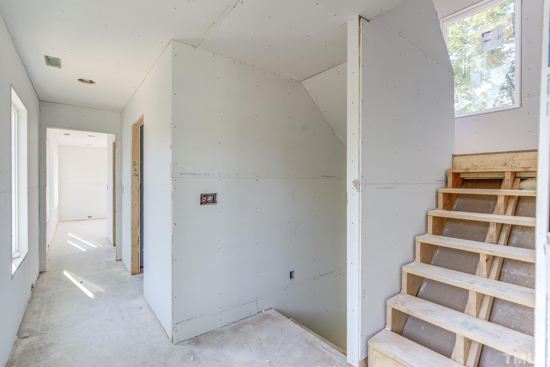 1119 Holmes Street Raleigh, NC 27601 - Photo 12 of 35 Gallery Image 12
