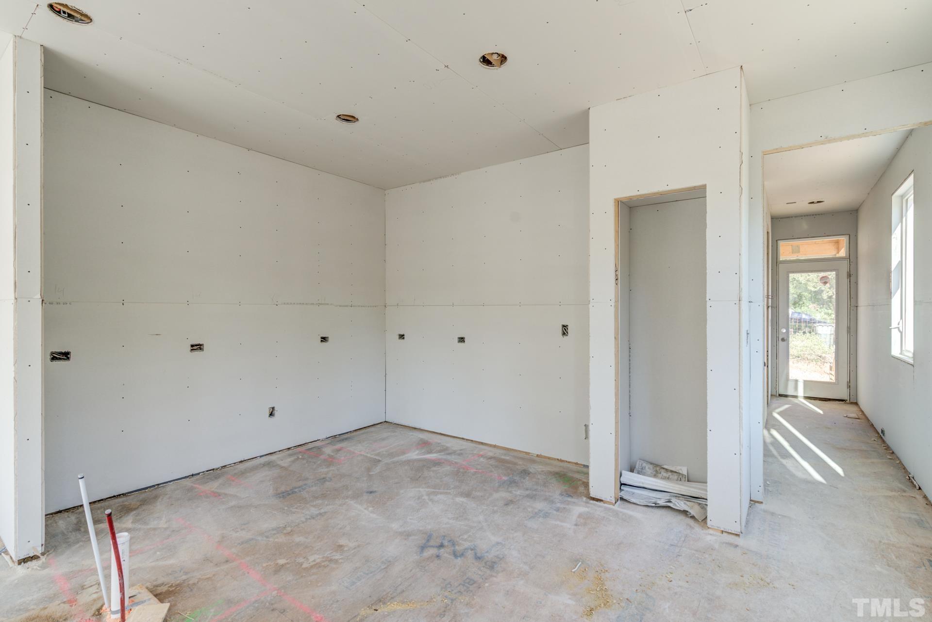1119 Holmes Street Raleigh, NC 27601 - Photo 8 of 35 Gallery Image 8