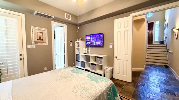 $4,700 | 1013 Gross Street, Houston, TX 77019