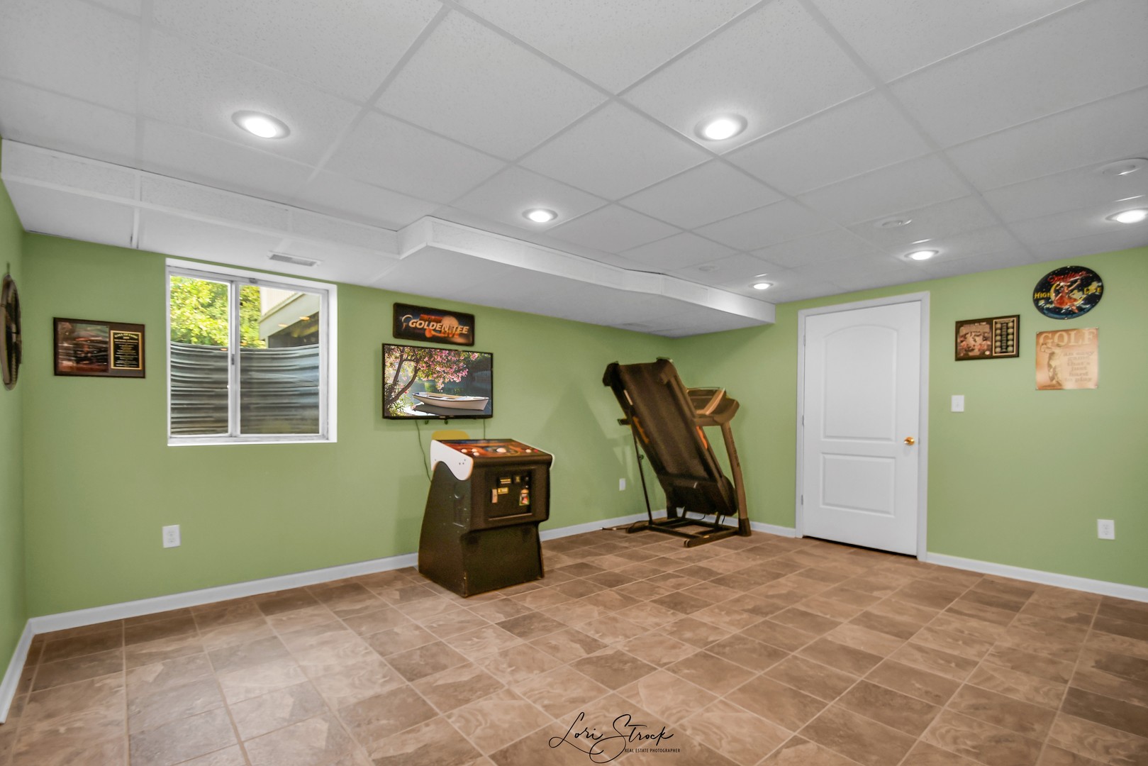 19407 Cherry Street Mokena, IL 60448 - Photo 25 of 33 a view of a room with gym equipment