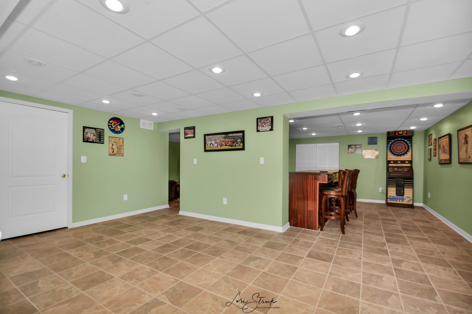 19407 Cherry Street Mokena, IL 60448 - Photo 26 of 33 a view of a livingroom with furniture