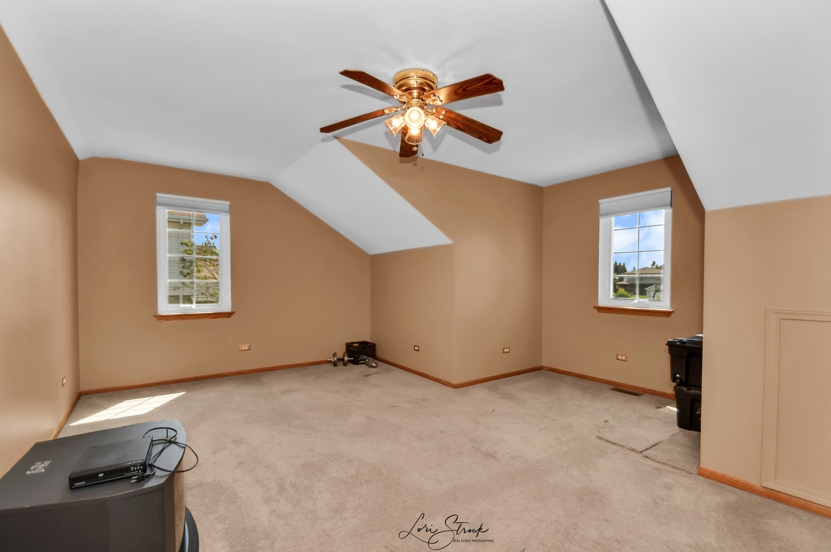 19407 Cherry Street Mokena, IL 60448 - Photo 28 of 33 wooden floor in an empty room with a window