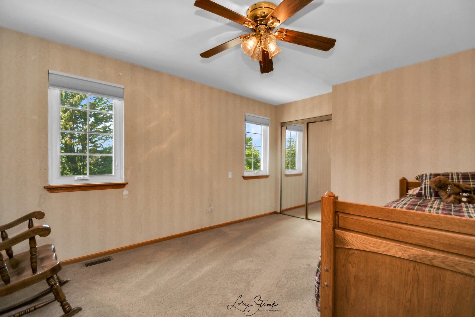 19407 Cherry Street Mokena, IL 60448 - Photo 32 of 33 a living room with furniture and a window