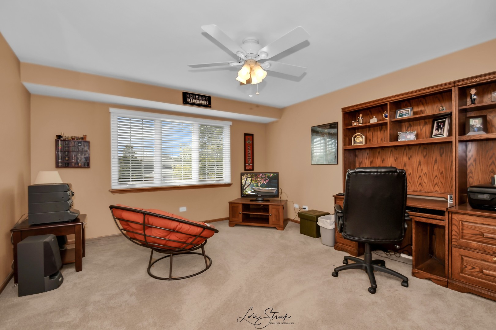 19407 Cherry Street Mokena, IL 60448 - Photo 33 of 33 a workspace with furniture