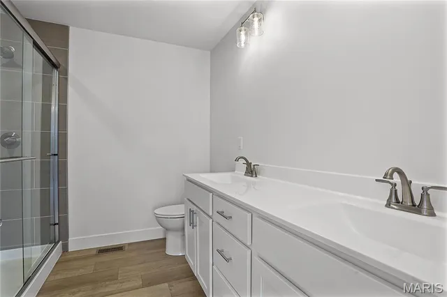 $499,900 | 404 Rumsfeld Drive, Troy, IL 62294