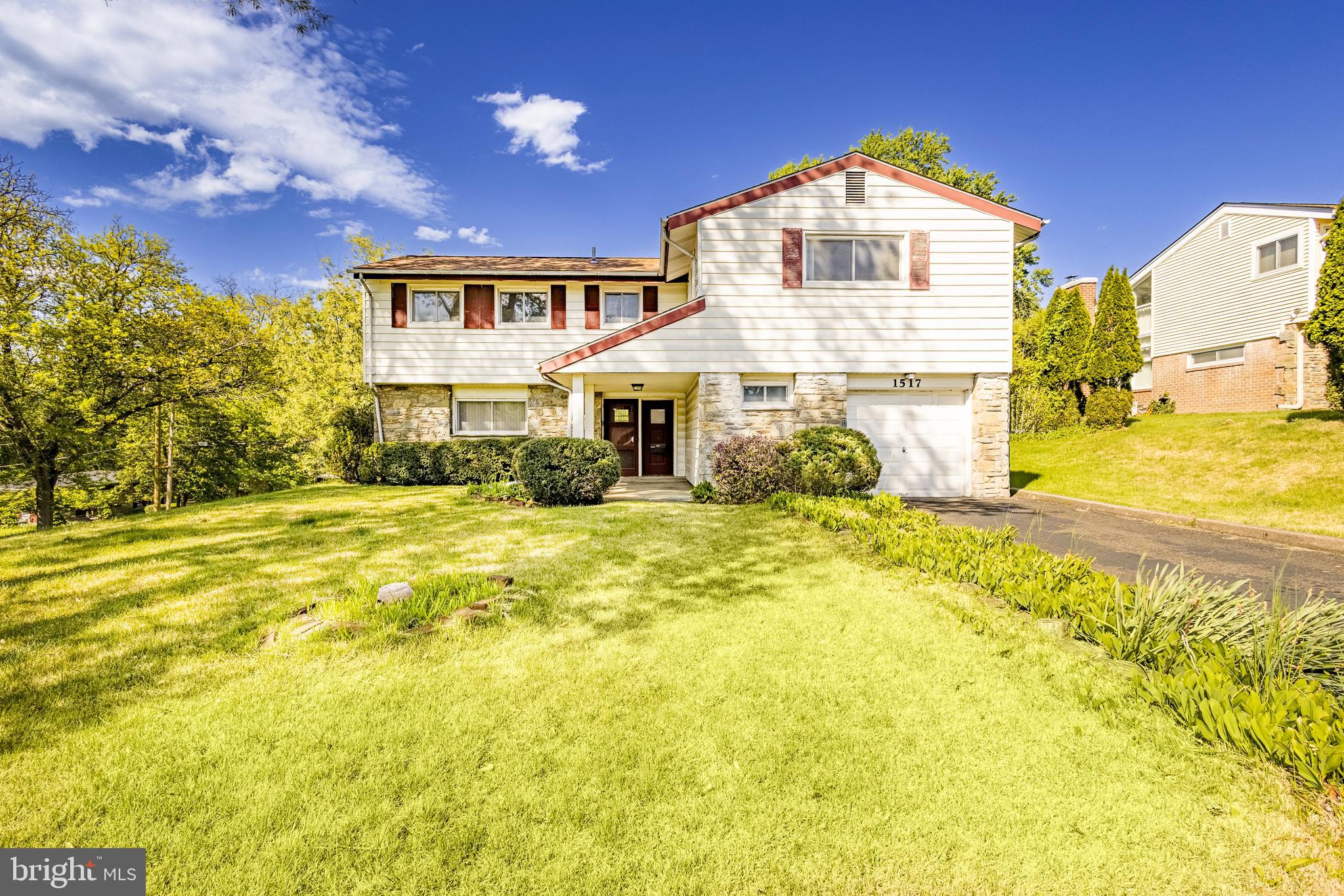 1517 Thornberry Road Wyncote, PA 19095 - Photo 3 of 38