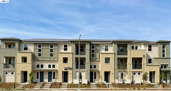 $788,129 | 4898 Las Positas Road, Unit 202, Livermore, CA 94551