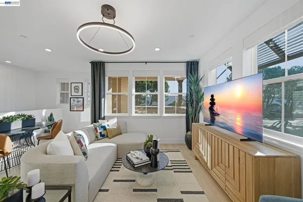 $788,129 | 4898 Las Positas Road, Unit 202, Livermore, CA 94551
