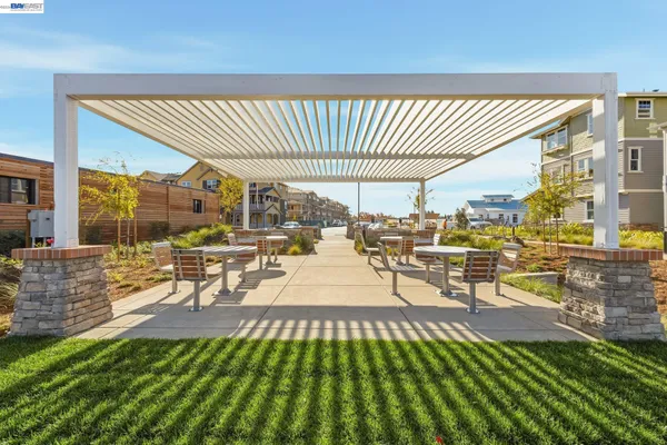 $788,129 | 4898 Las Positas Road, Unit 202, Livermore, CA 94551