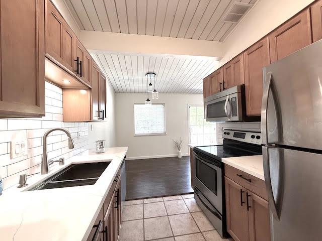 845 Division Street, Unit D Pleasanton, CA 94566 - Photo 9 of 34