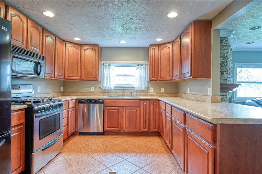 110 Century Farm Road Clinton, PA 15026 - Photo 4 of 19 Gallery Image 4