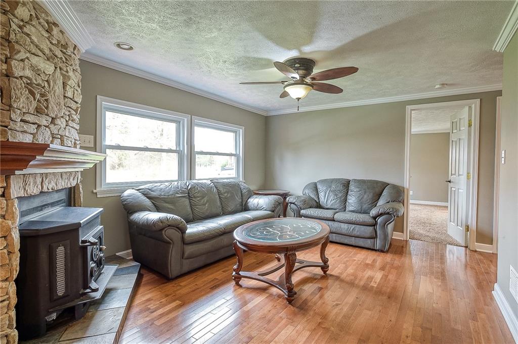 110 Century Farm Road Clinton, PA 15026 - Photo 5 of 19 Gallery Image 5