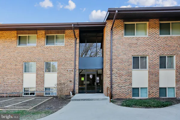 $2,395 | 18722 Walkers Choice Road, Unit 4, Montgomery Village, MD 20886
