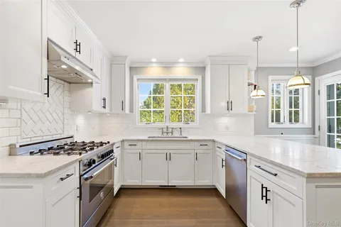 $1,250,000 | 15 Elm Hill Drive, Rye Brook, NY 10573