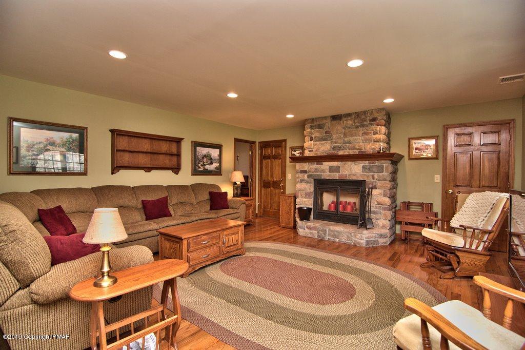 295 Selig Road Pocono Lake, PA 18347 - Photo 6 of 81 Rubes 06
