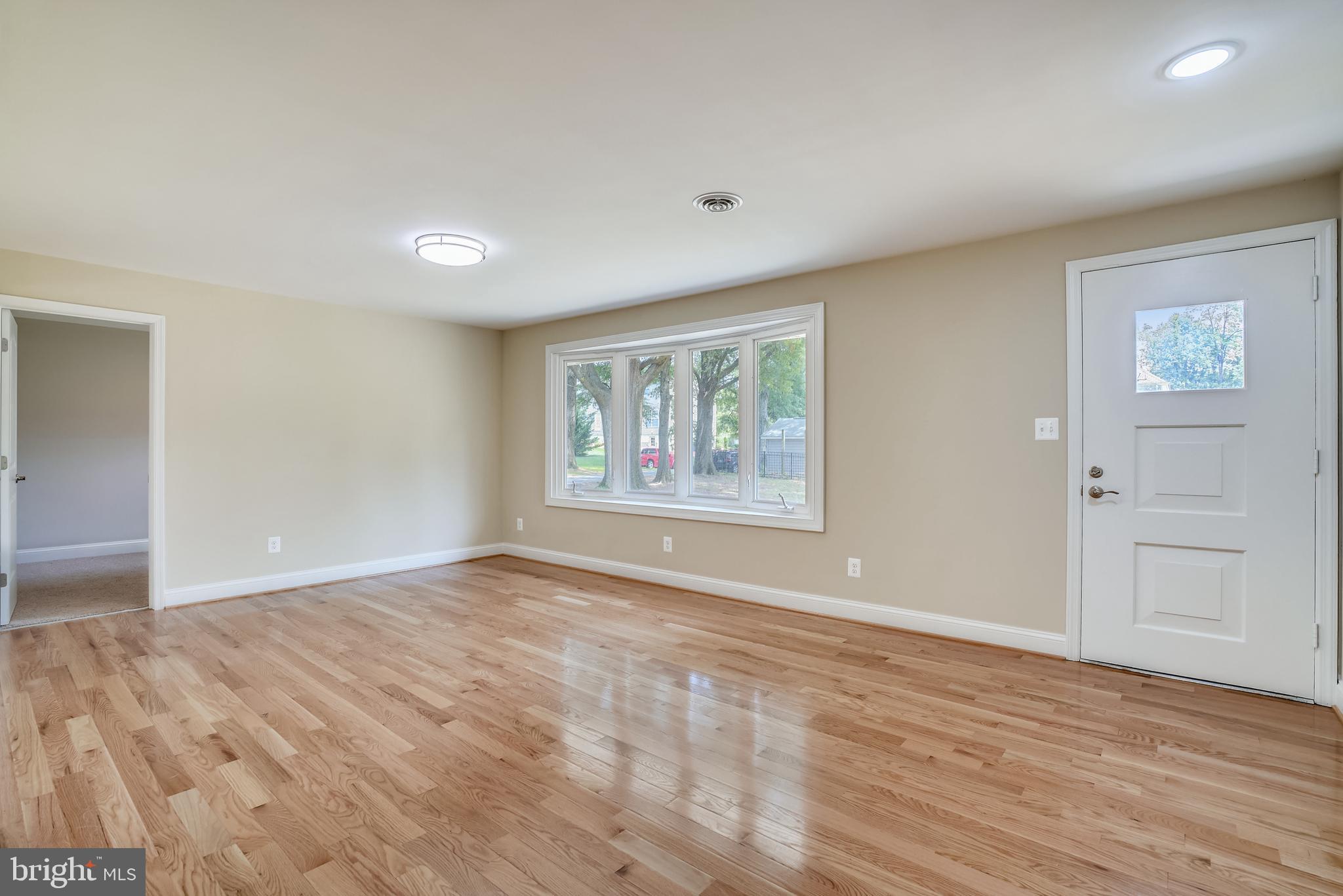 2923 Marlow Road Silver Spring, MD 20904 - Photo 14 of 32 Living Room