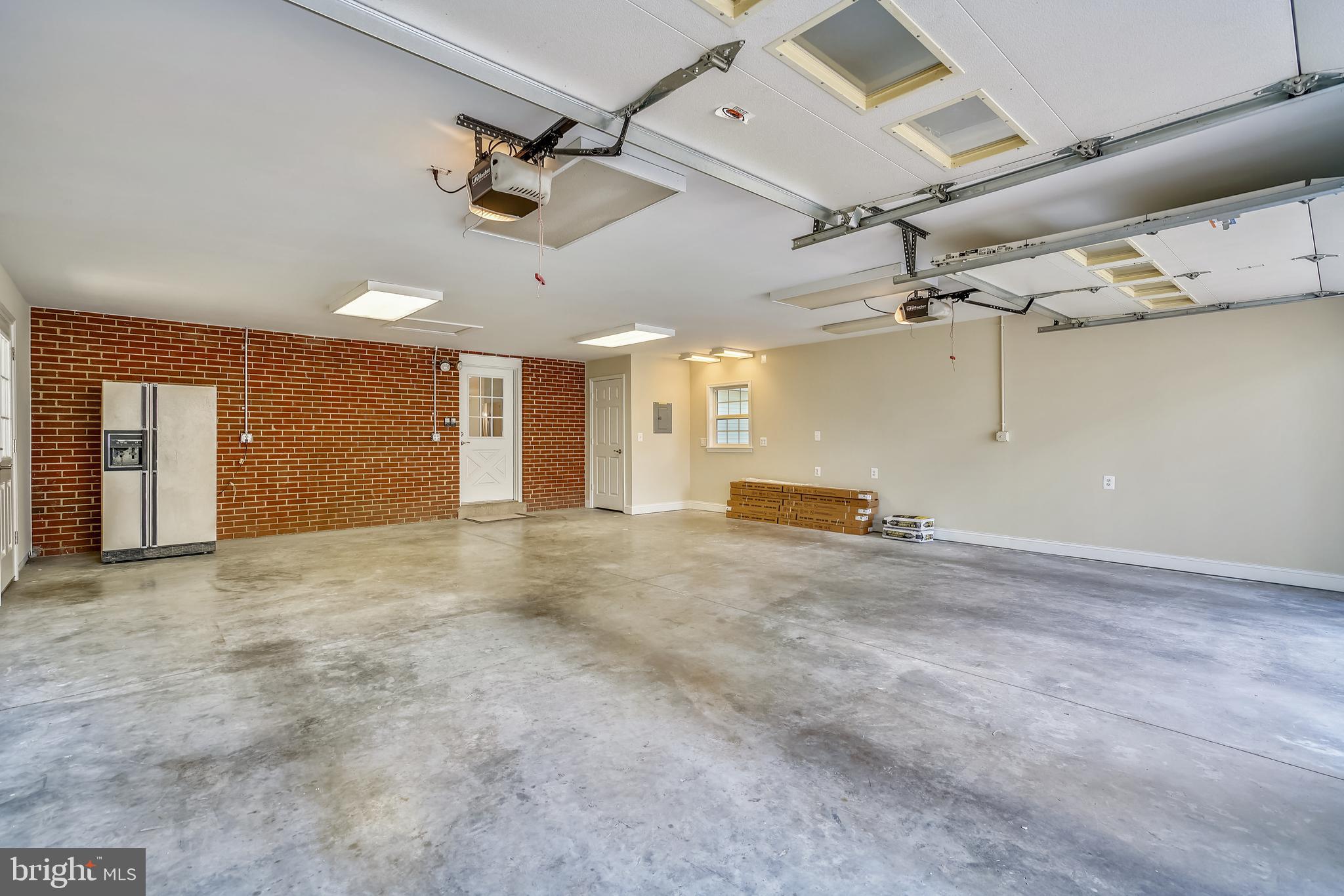 2923 Marlow Road Silver Spring, MD 20904 - Photo 5 of 32 2 car oversized Garage