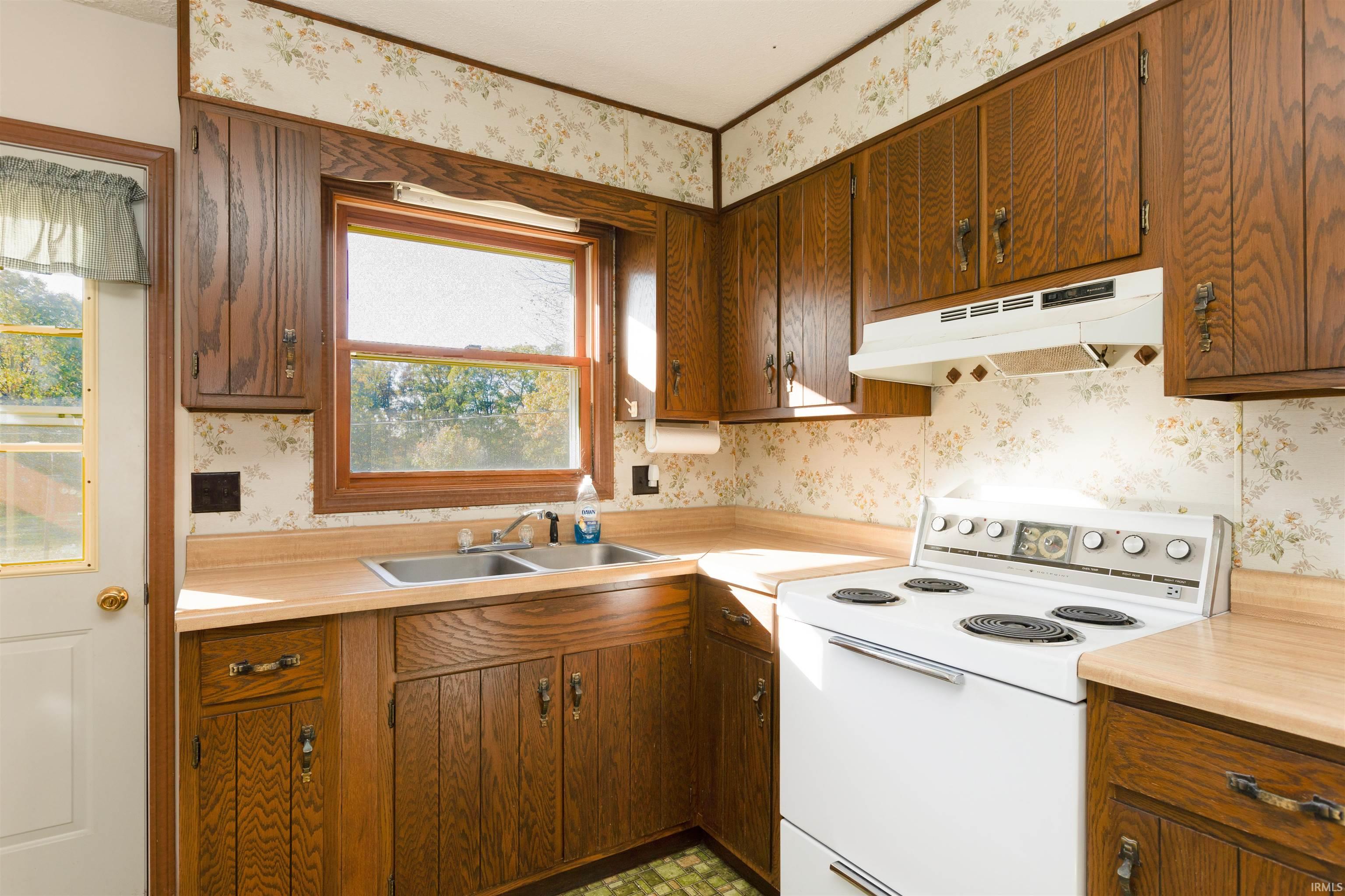 1721 Old Vincennes Road Mitchell, IN 47446 - Photo 18 of 36 Gallery Image 18