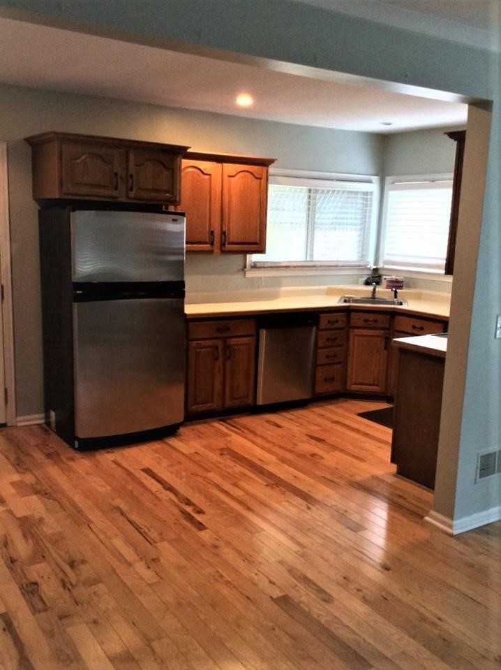 309 North Seymour Road Flushing, MI 48433 - Photo 2 of 19 21529842-1.JPG