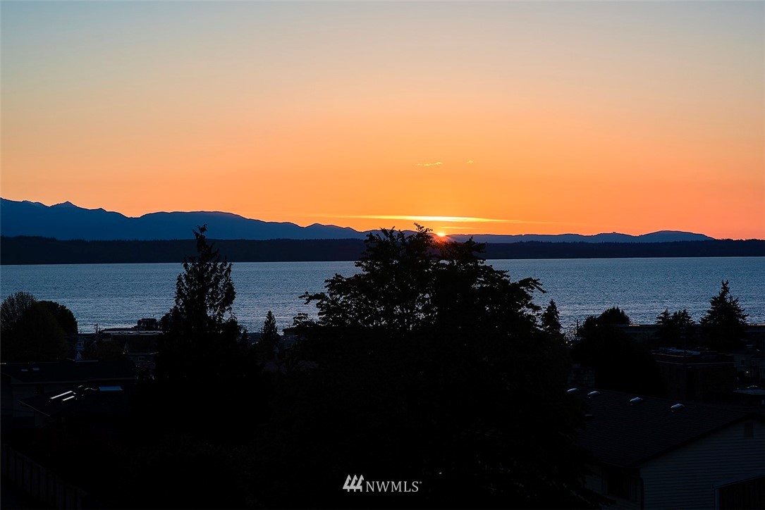 757 Main Street Edmonds, WA 98020 - Photo 2 of 25 Gallery Image 2