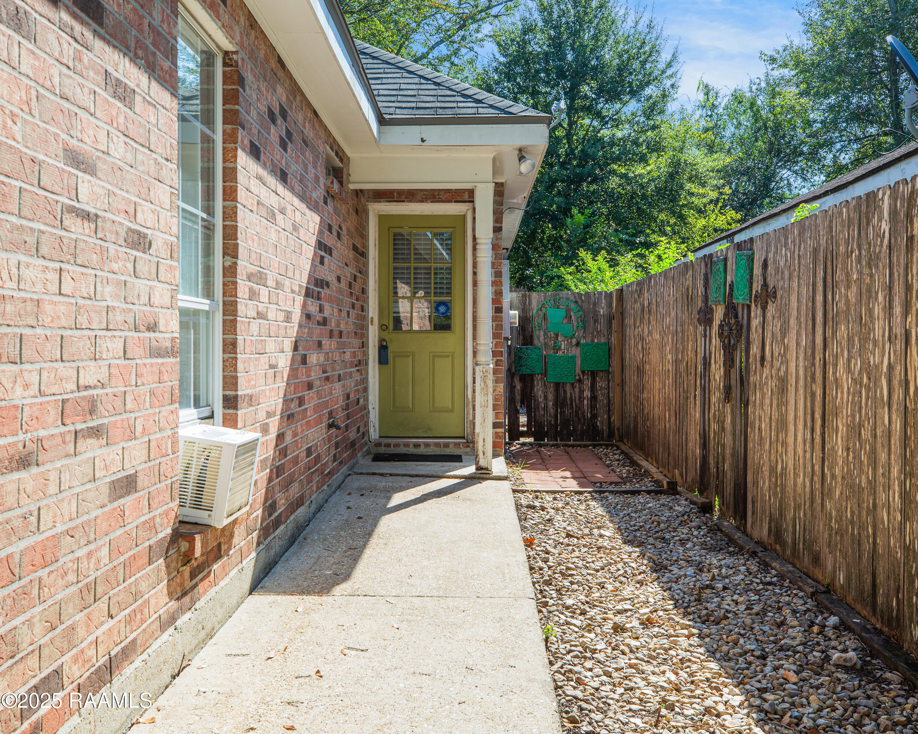 601 Kaiser Drive Lafayette, LA 70508 - Photo 3 of 21 601 Kaiser -1
