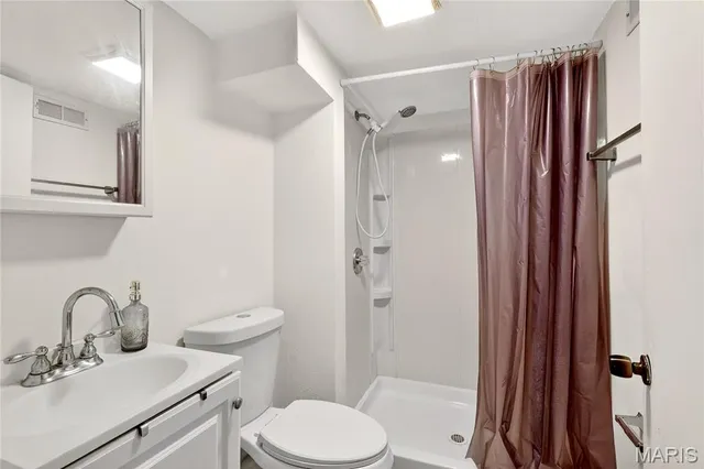 $197,000 | 6 Lancelot Drive, Belleville, IL 62226