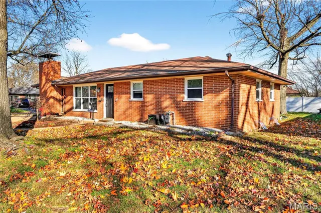 $197,000 | 6 Lancelot Drive, Belleville, IL 62226