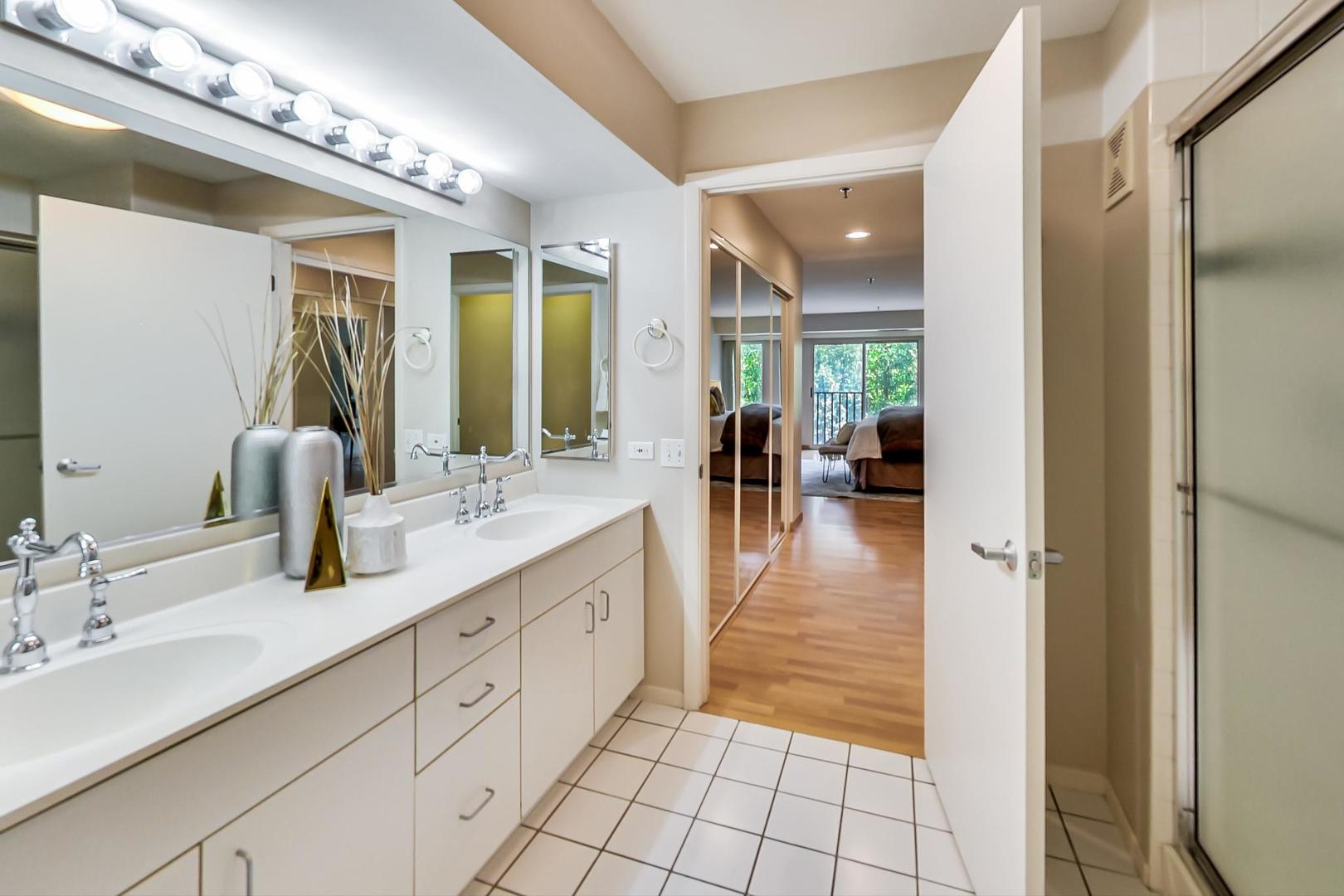 351 Kelburn Road, Unit 213 Deerfield, IL 60015 - Photo 18 of 37