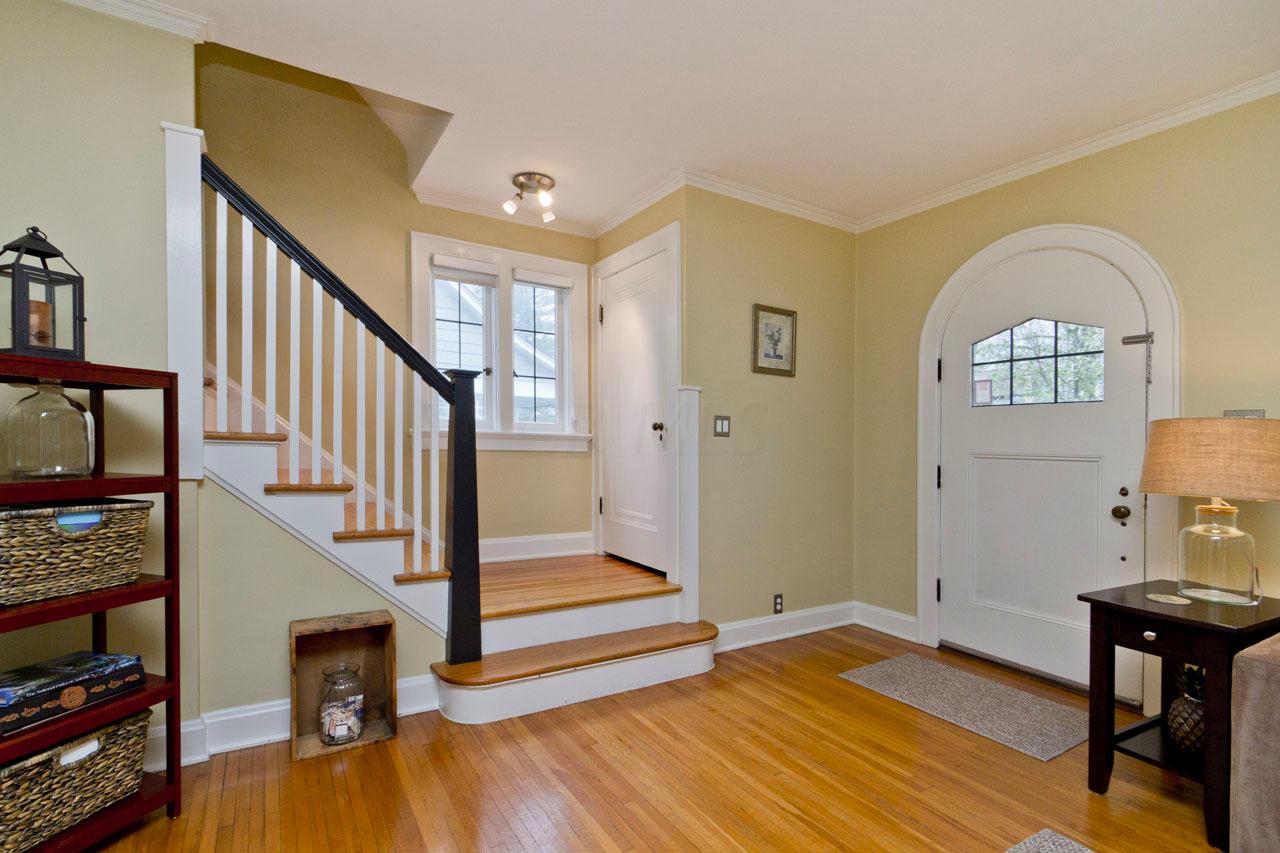 129 North Ardmore Road Bexley, OH 43209 - Photo 4 of 33