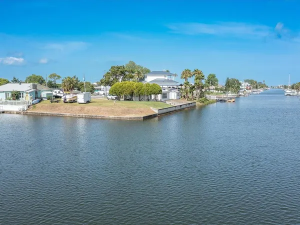 $386,000 | 4404 3rd Isle Drive, Hernando Beach, FL 34607