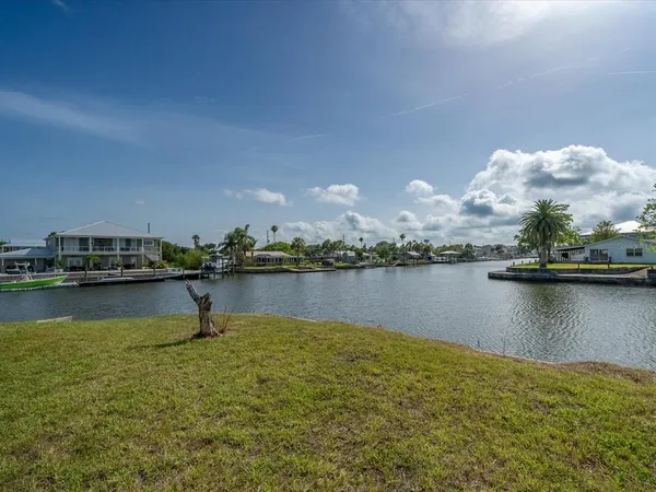$386,000 | 4404 3rd Isle Drive, Hernando Beach, FL 34607