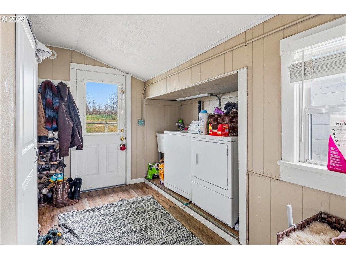 10400 Southwest Houston Lake Road Powell Butte, OR 97753 - Photo 26 of 48