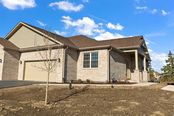 $3,500 | 64 Olympus Drive, Tinley Park, IL 60477