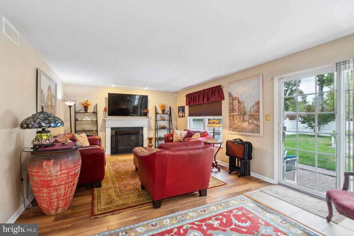 1 Samuel Drive Hammonton, NJ 08037 - Photo 7 of 38 Family room