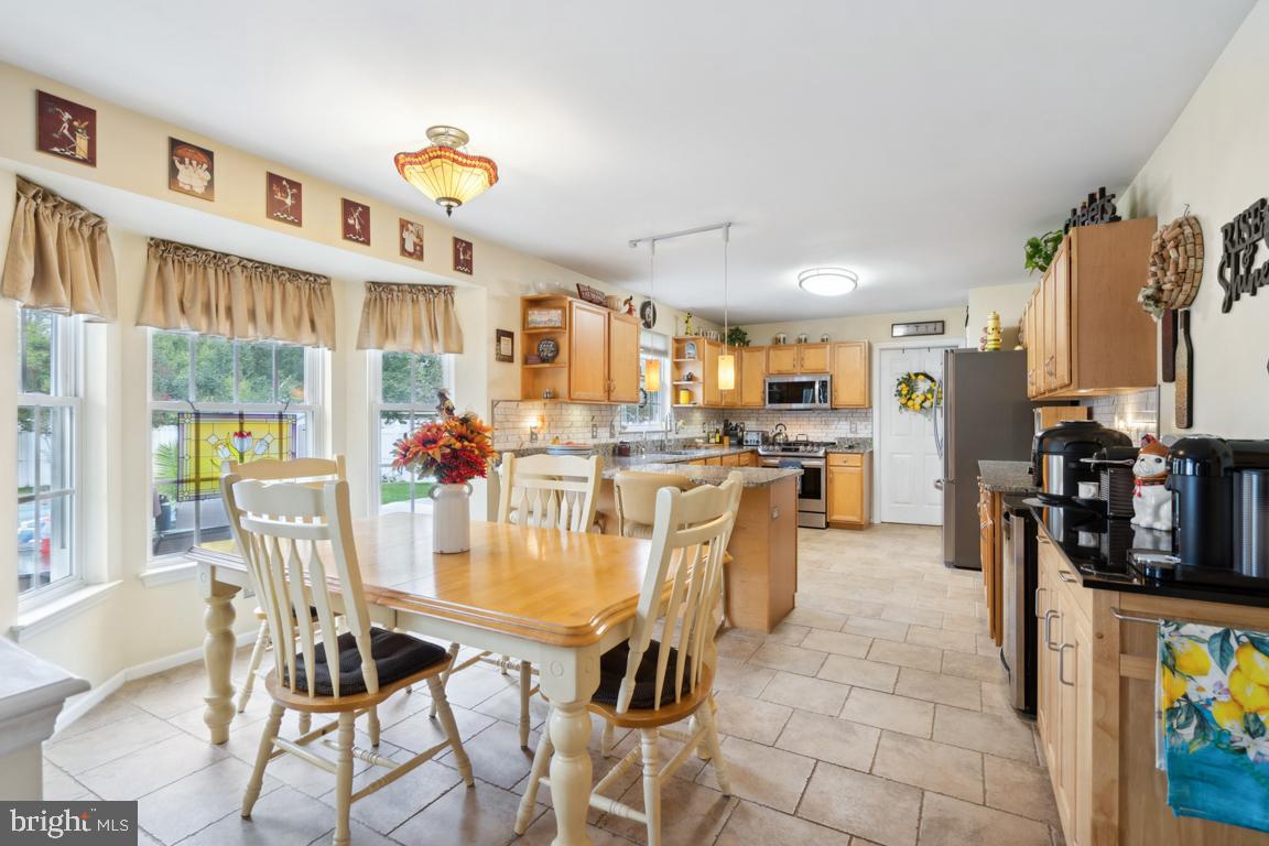 1 Samuel Drive Hammonton, NJ 08037 - Photo 10 of 38 Kitchen with eat in area