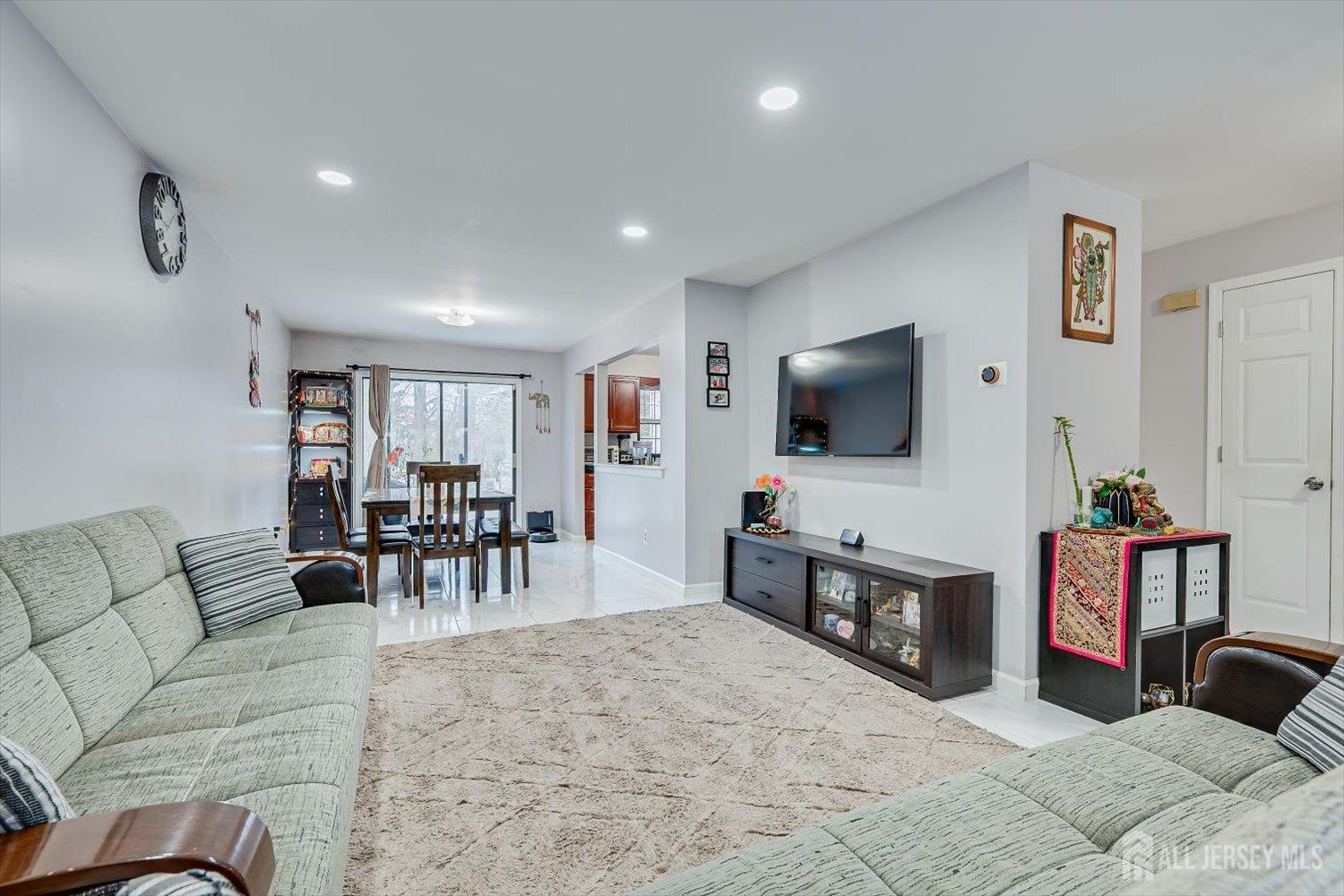 304 Maplecrest Road Edison, NJ 08820 - Photo 13 of 38