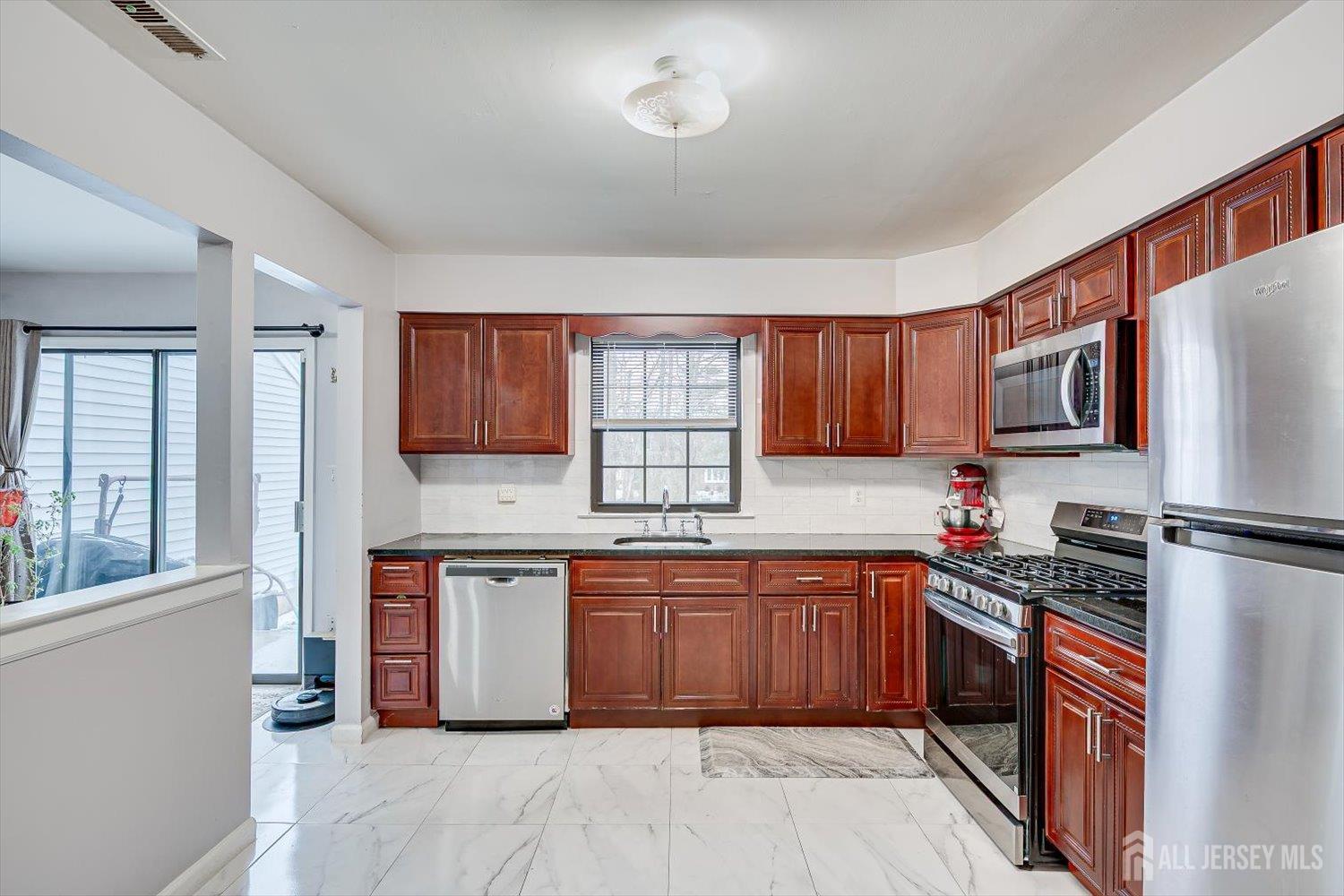 304 Maplecrest Road Edison, NJ 08820 - Photo 20 of 38