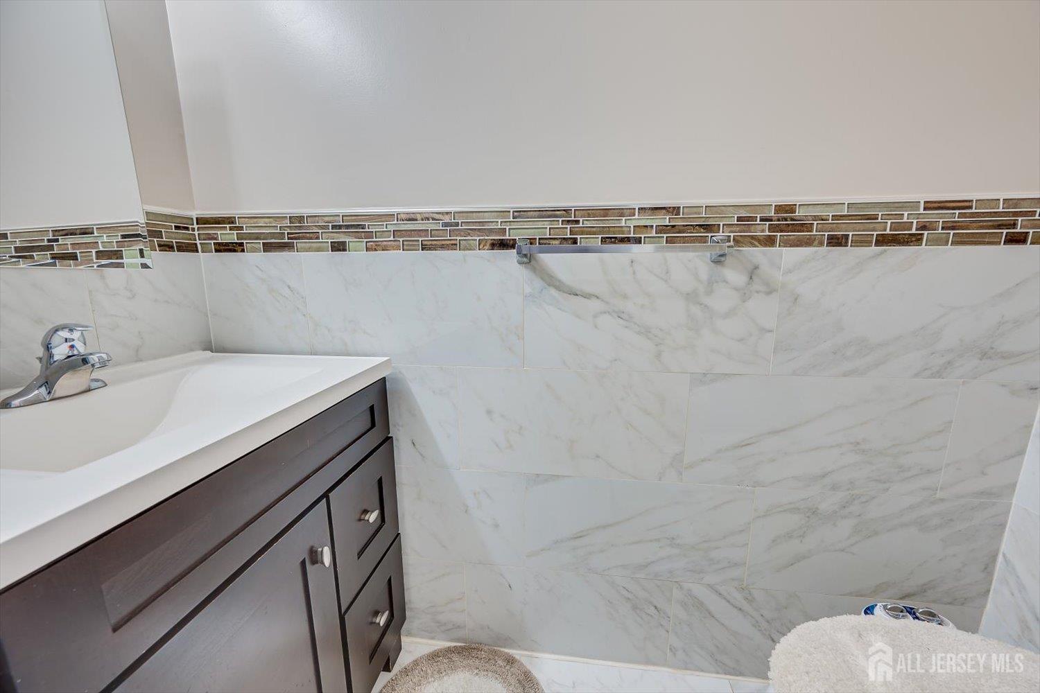 304 Maplecrest Road Edison, NJ 08820 - Photo 23 of 38