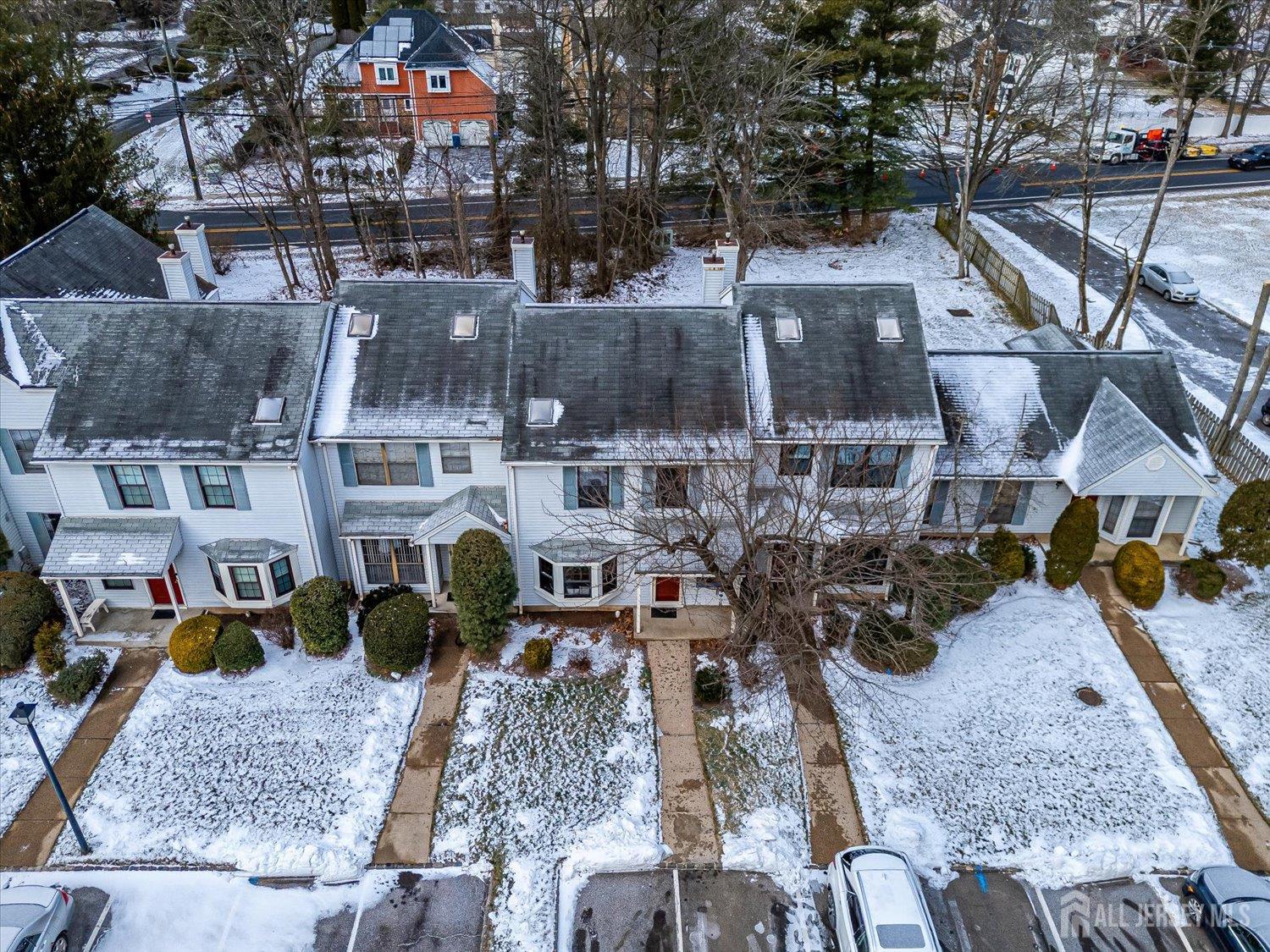 304 Maplecrest Road Edison, NJ 08820 - Photo 4 of 38