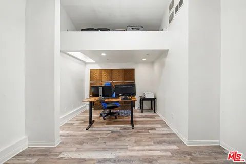 $1,049,000 | 22957 Vista Delgado Drive, Valencia, CA 91354