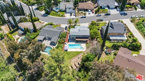 $1,049,000 | 22957 Vista Delgado Drive, Valencia, CA 91354