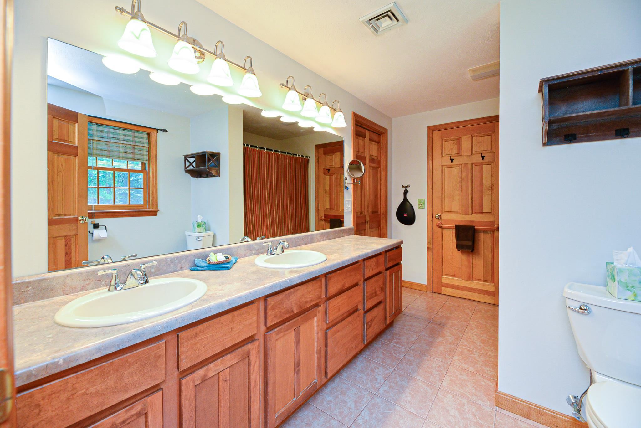 87 Hampstead Road Sandown, NH 03873 - Photo 36 of 40