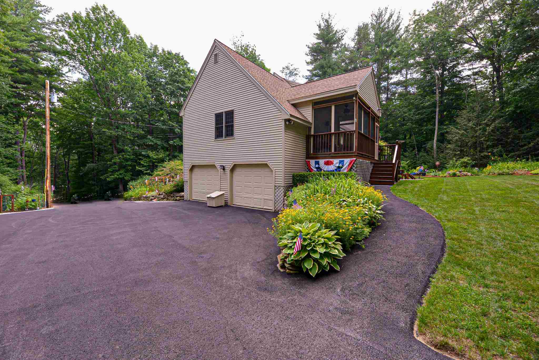 87 Hampstead Road Sandown, NH 03873 - Photo 6 of 40
