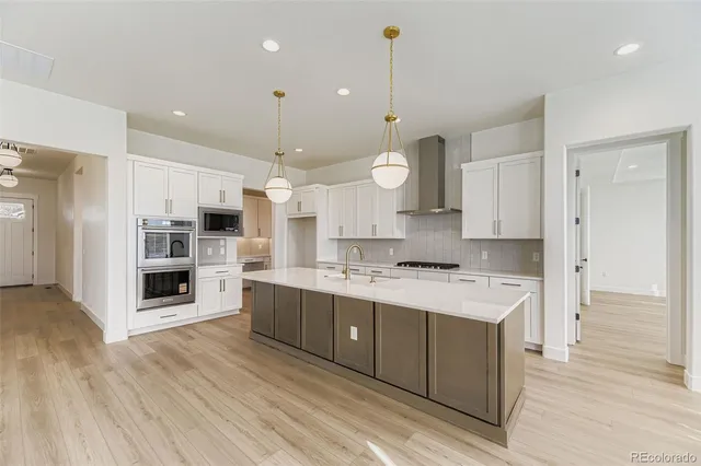 $891,071 | 9046 South Shawnee Court, Aurora, CO 80016