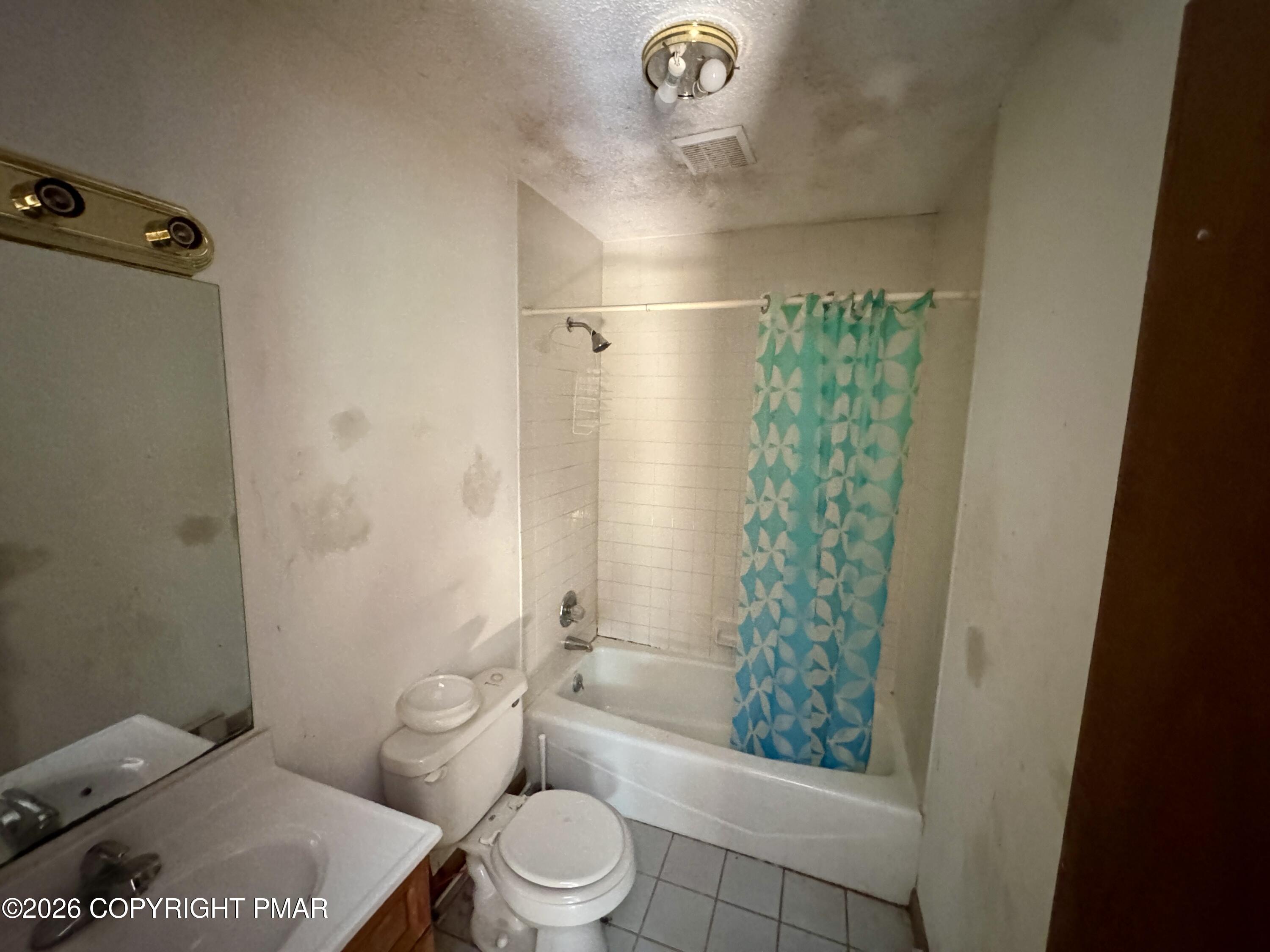 119 Durham Drive Bushkill, PA 18324 - Photo 12 of 41 a bathroom with a toilet and shower