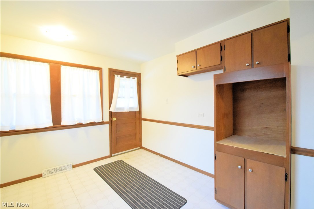 8602 West Moreland Road Parma, OH 44129 - Photo 6 of 32 Gallery Image 6