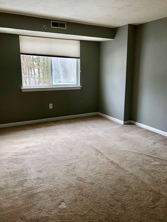 360 Littleton Road, Unit H10 Chelmsford, MA 01824 - Photo 8 of 19 Gallery Image 8