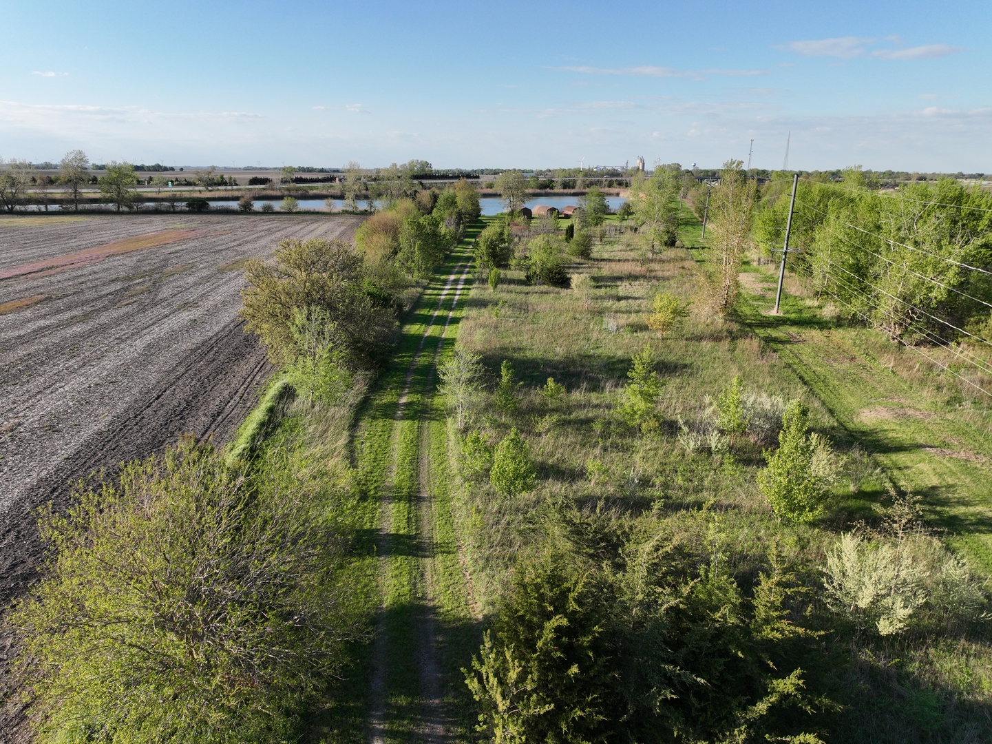 990 East 2800 North Road Clifton, IL 60927 - Photo 9 of 16 a view of a lake