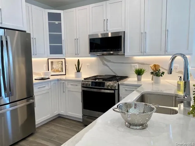 $4,525 | 148 South Front Street, Unit PH318, Farmingdale, NY 11735